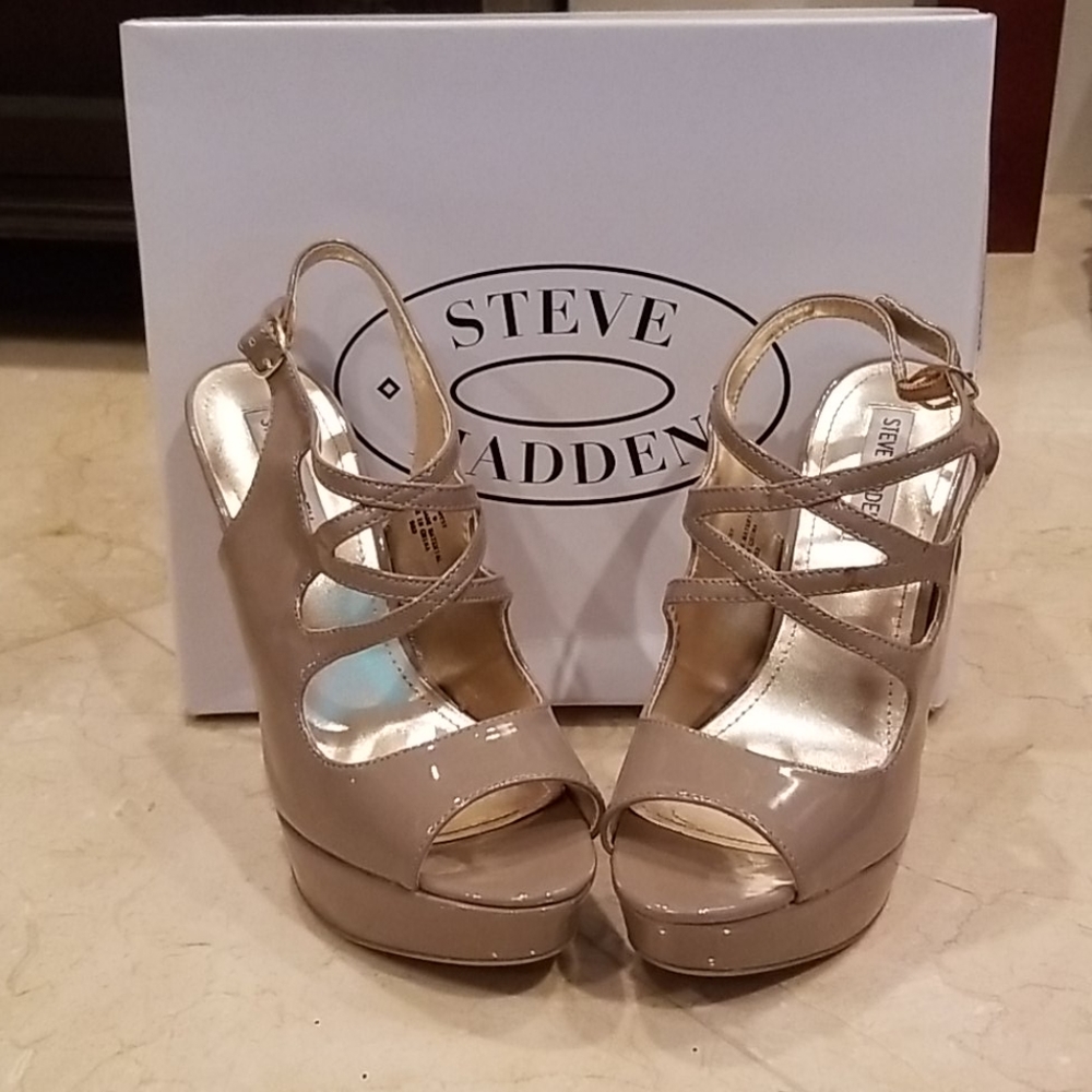 Like New Steve Madden Fantasy Taupe Heels